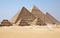 Pyramídy v Gize